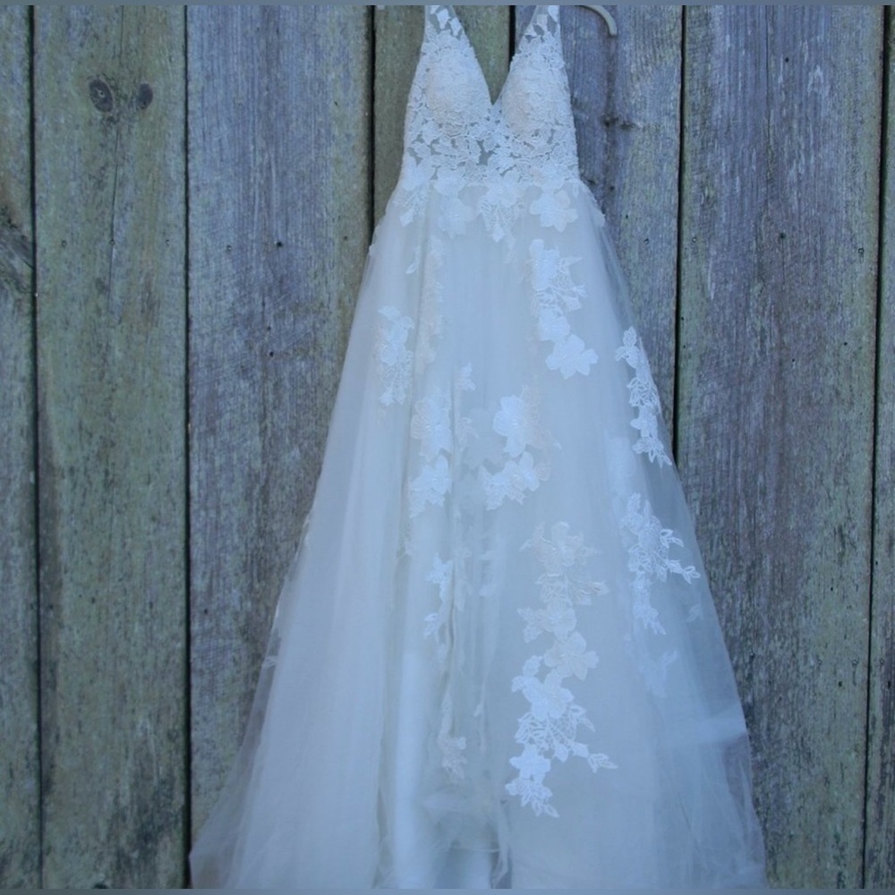 wedding dress/prom dress